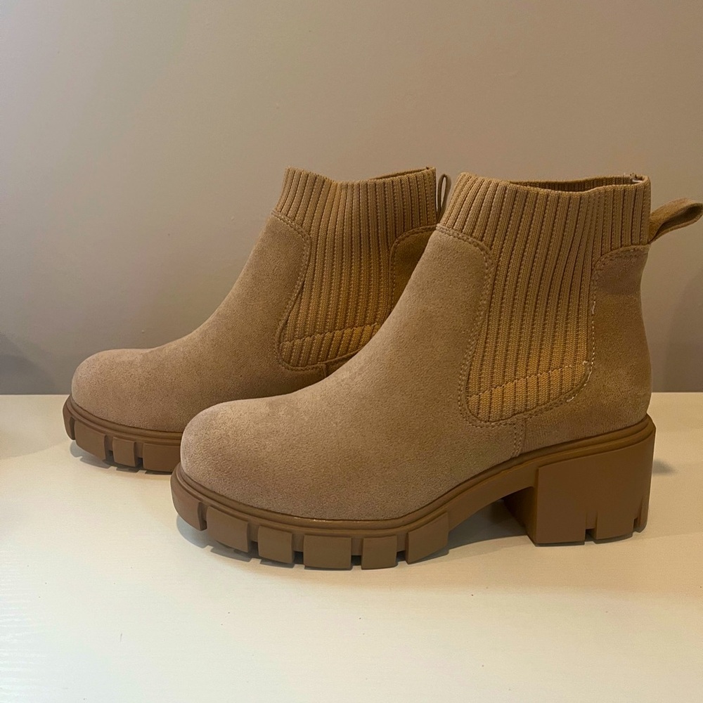 NWOT Tan Booties